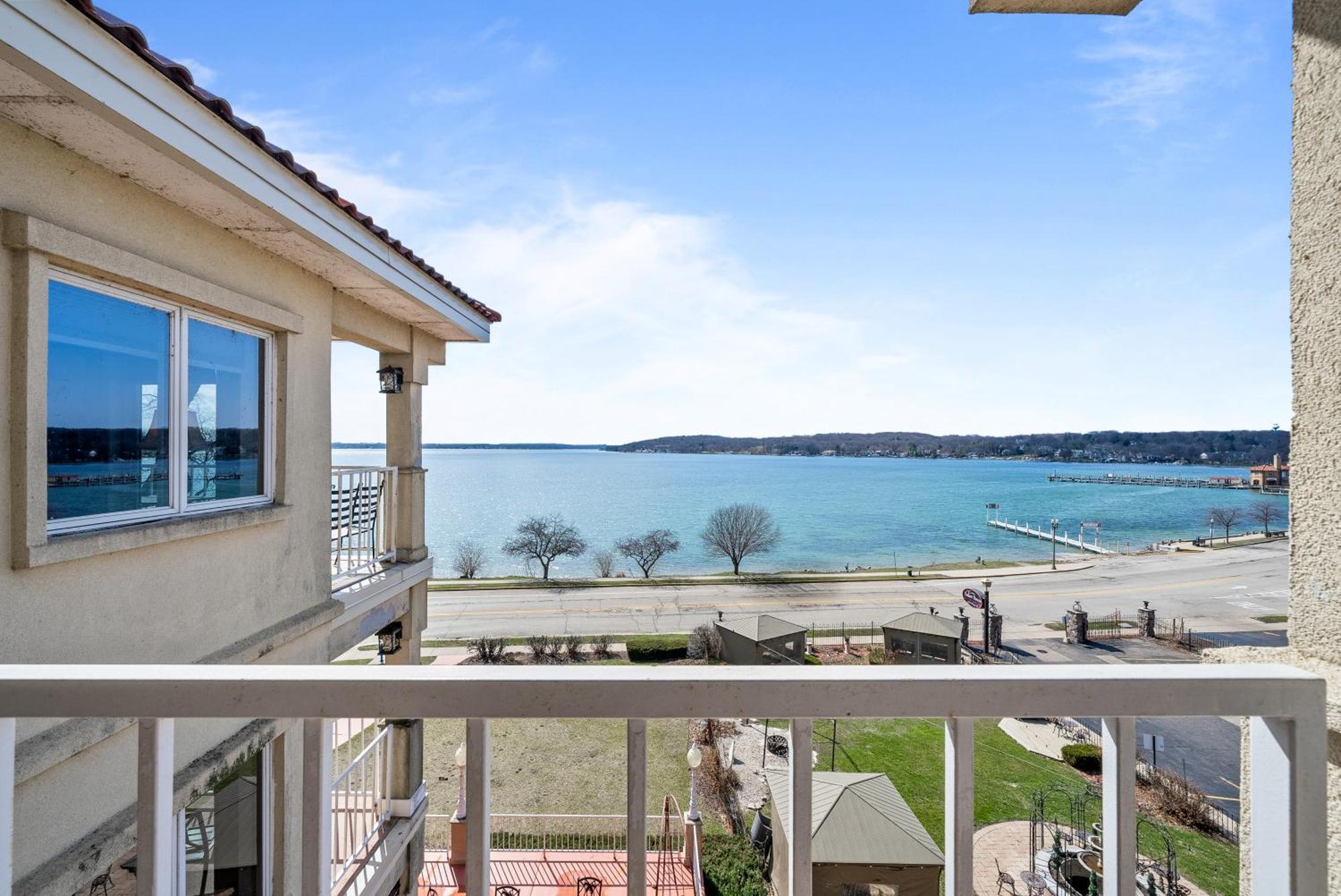 Bella Vista Suites Lake Geneva Exteriör bild