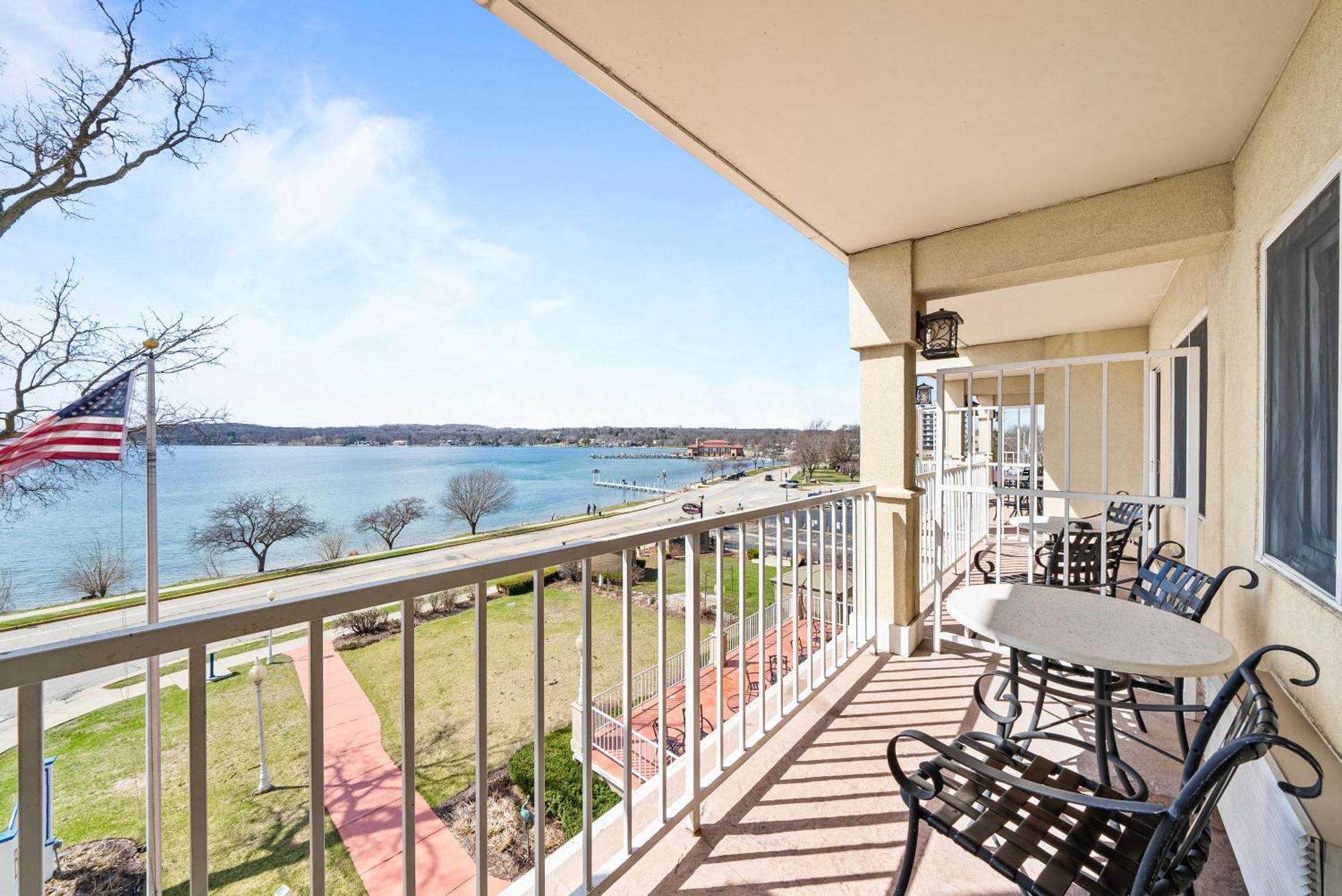 Bella Vista Suites Lake Geneva Exteriör bild