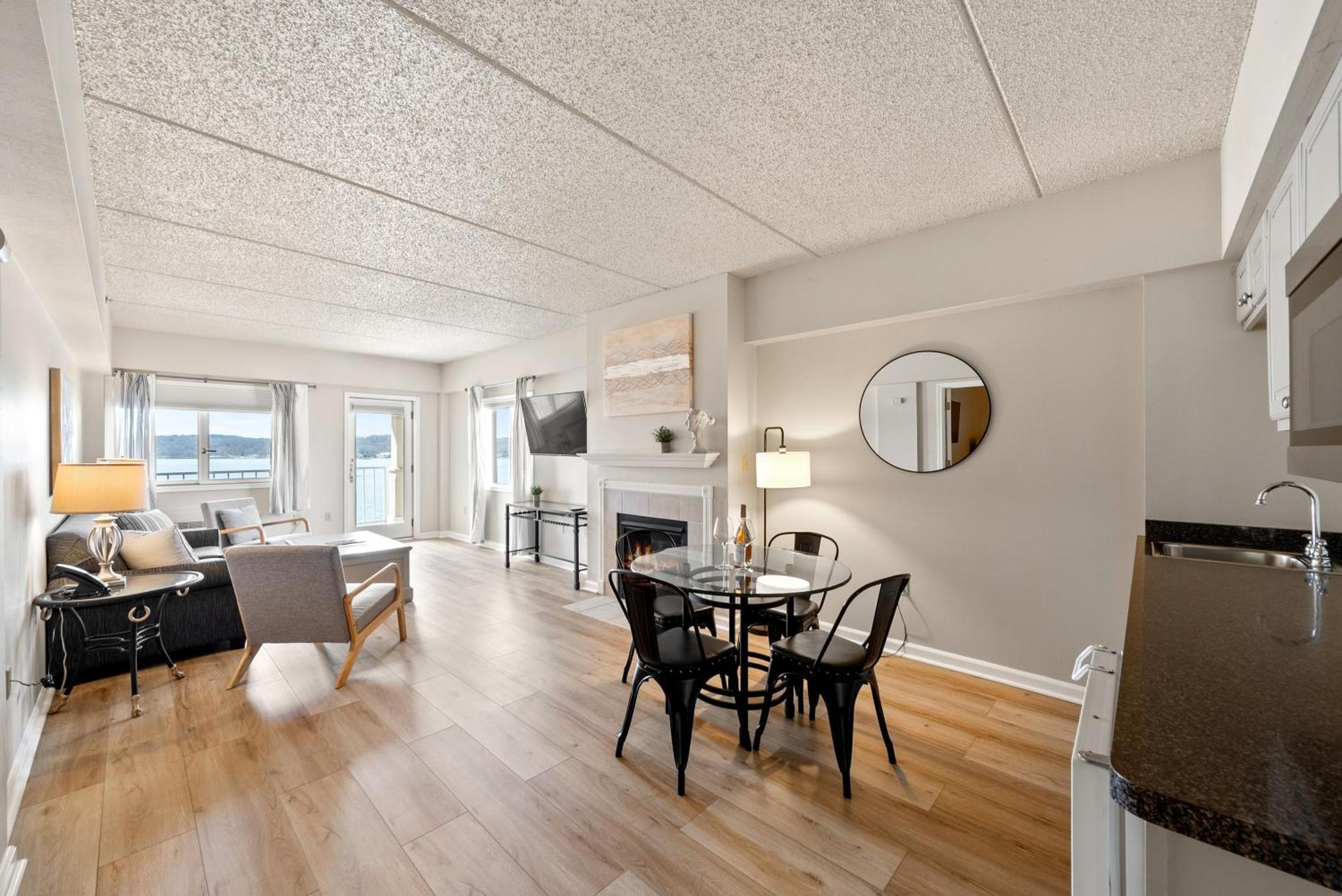 Bella Vista Suites Lake Geneva Exteriör bild